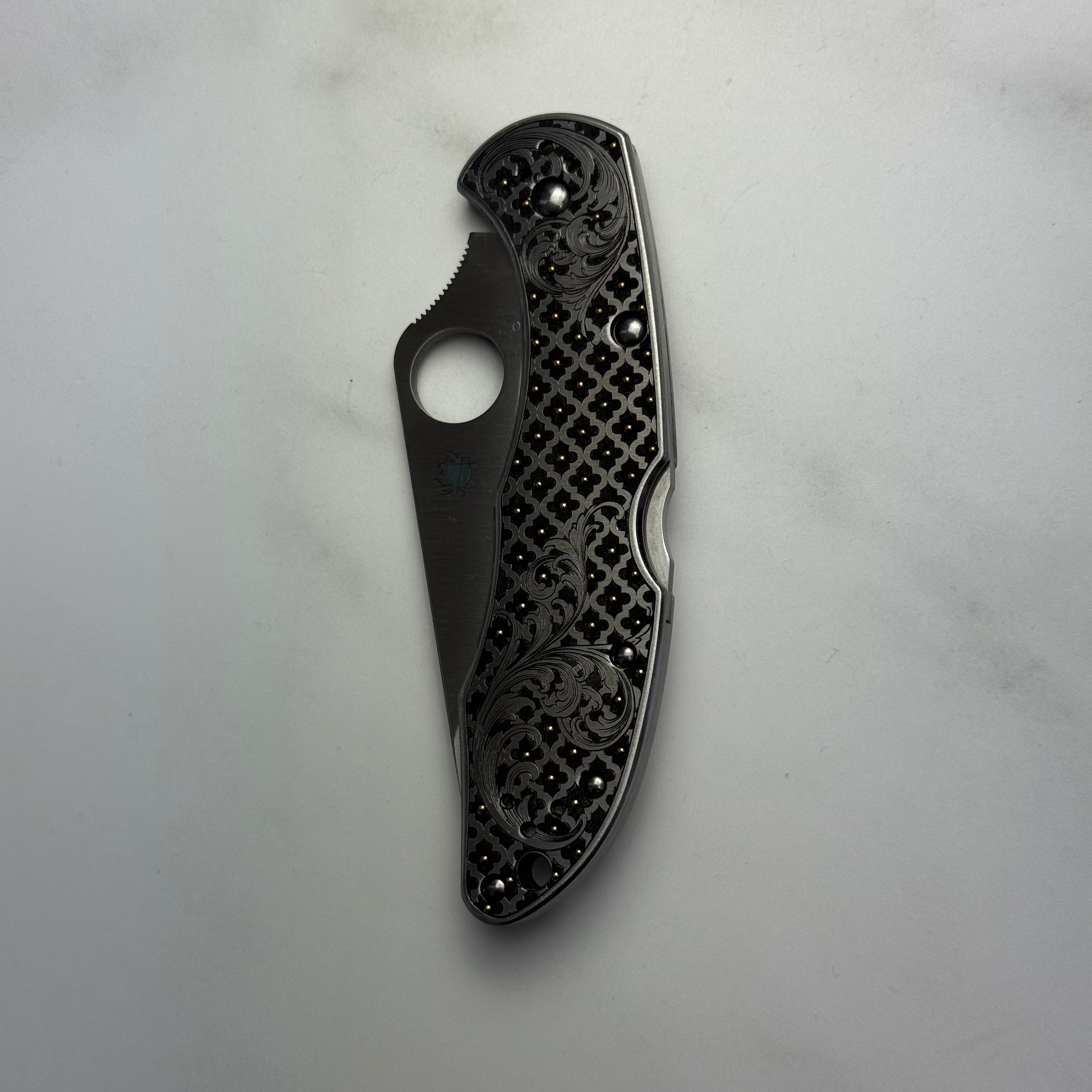 Custom 1-of-1 Hand Engraved Spyderco — Quatrefoil & 24K Gold Inlay