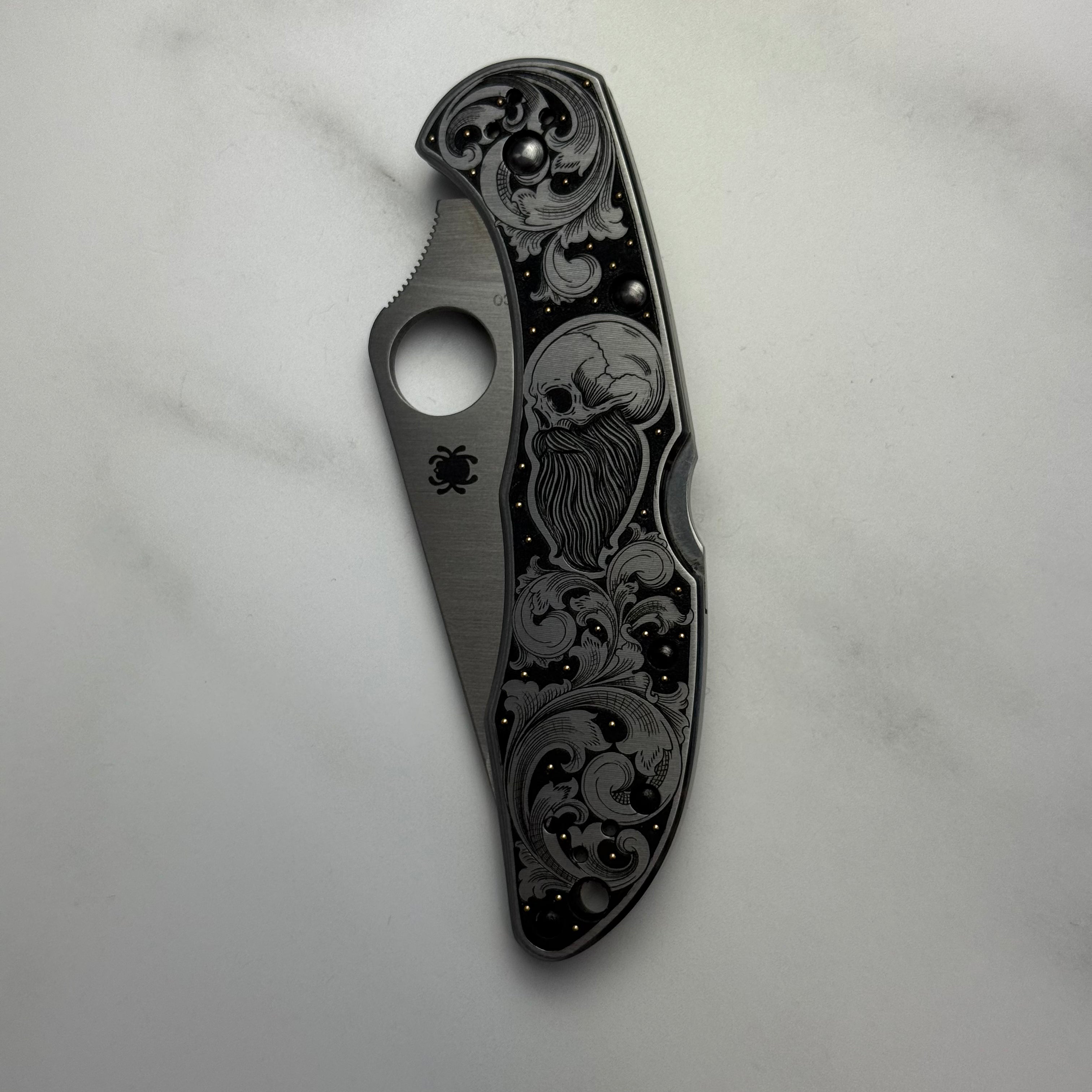 Custom 1-of-1 Hand Engraved Spyderco — American Scroll, 24K Gold & Bearded Skull Portrait