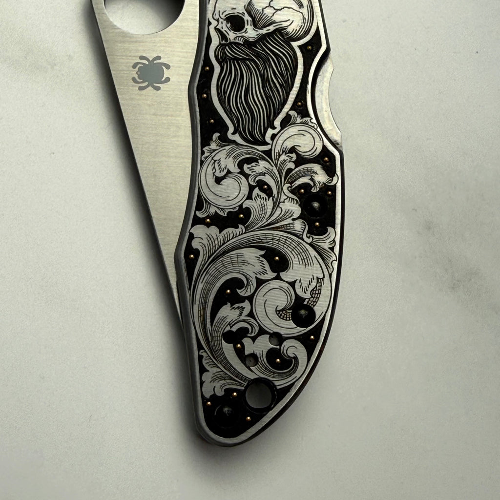 Custom 1-of-1 Hand Engraved Spyderco — American Scroll, 24K Gold & Bearded Skull Portrait