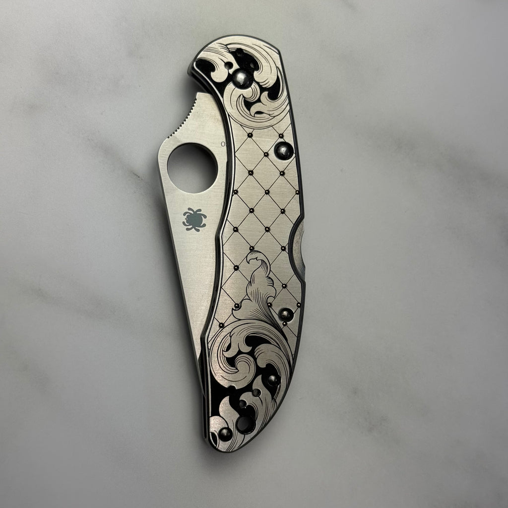 Custom 1-of-1 Hand Engraved Spyderco — Diamond Cut, 24K Gold Inlay & American Scroll No. 2