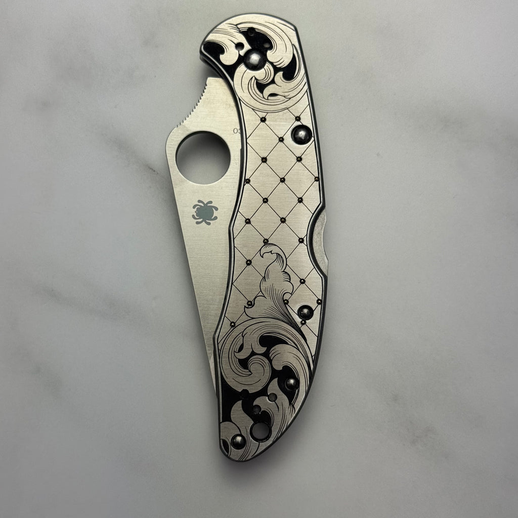 Custom 1-of-1 Hand Engraved Spyderco — Diamond Cut, 24K Gold Inlay & American Scroll No. 2