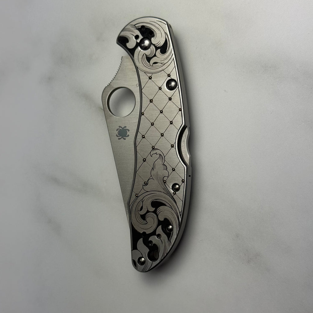 Custom 1-of-1 Hand Engraved Spyderco — Diamond Cut, 24K Gold Inlay & American Scroll No. 2