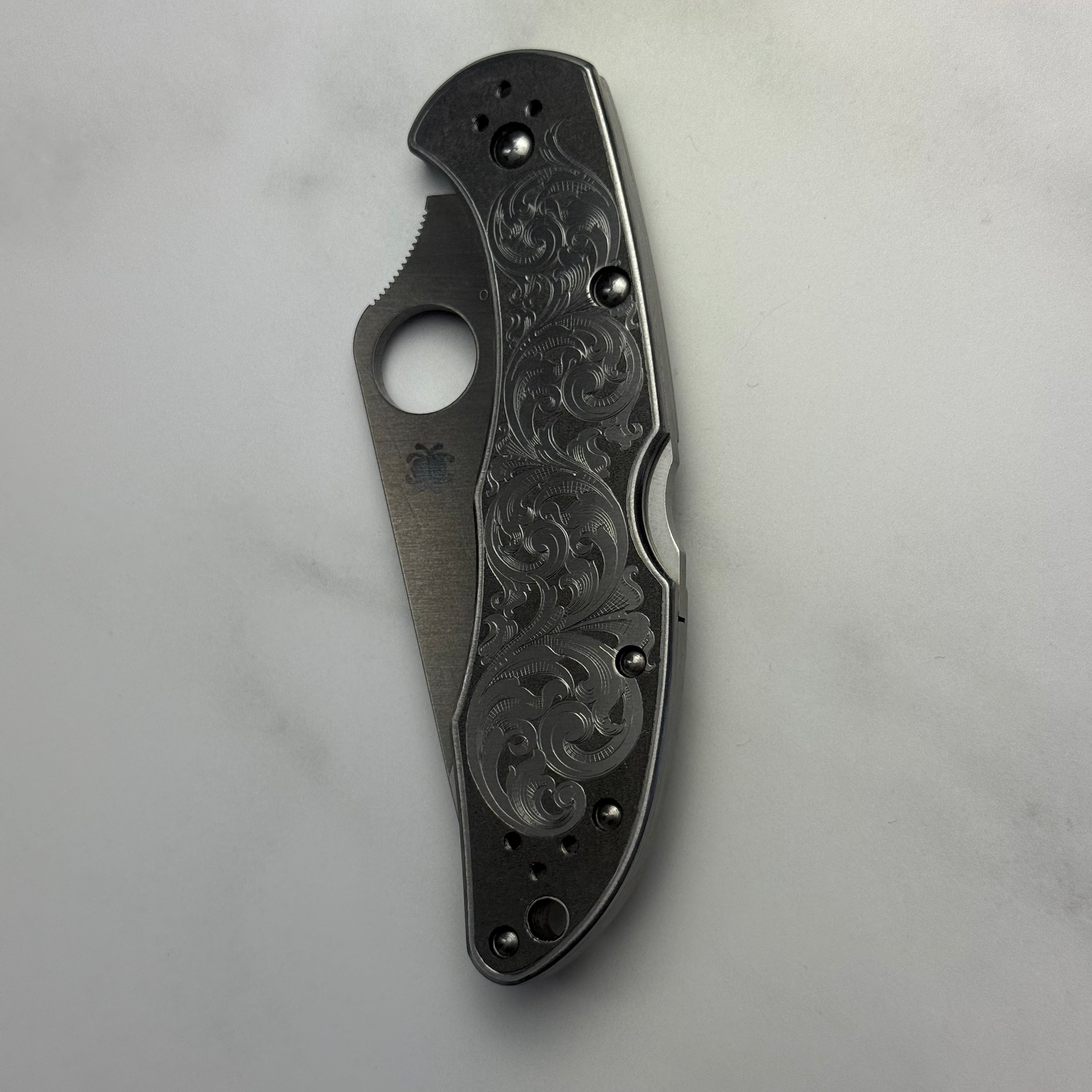 Custom 1-of-1 Hand Engraved Spyderco — American Scroll on Scales