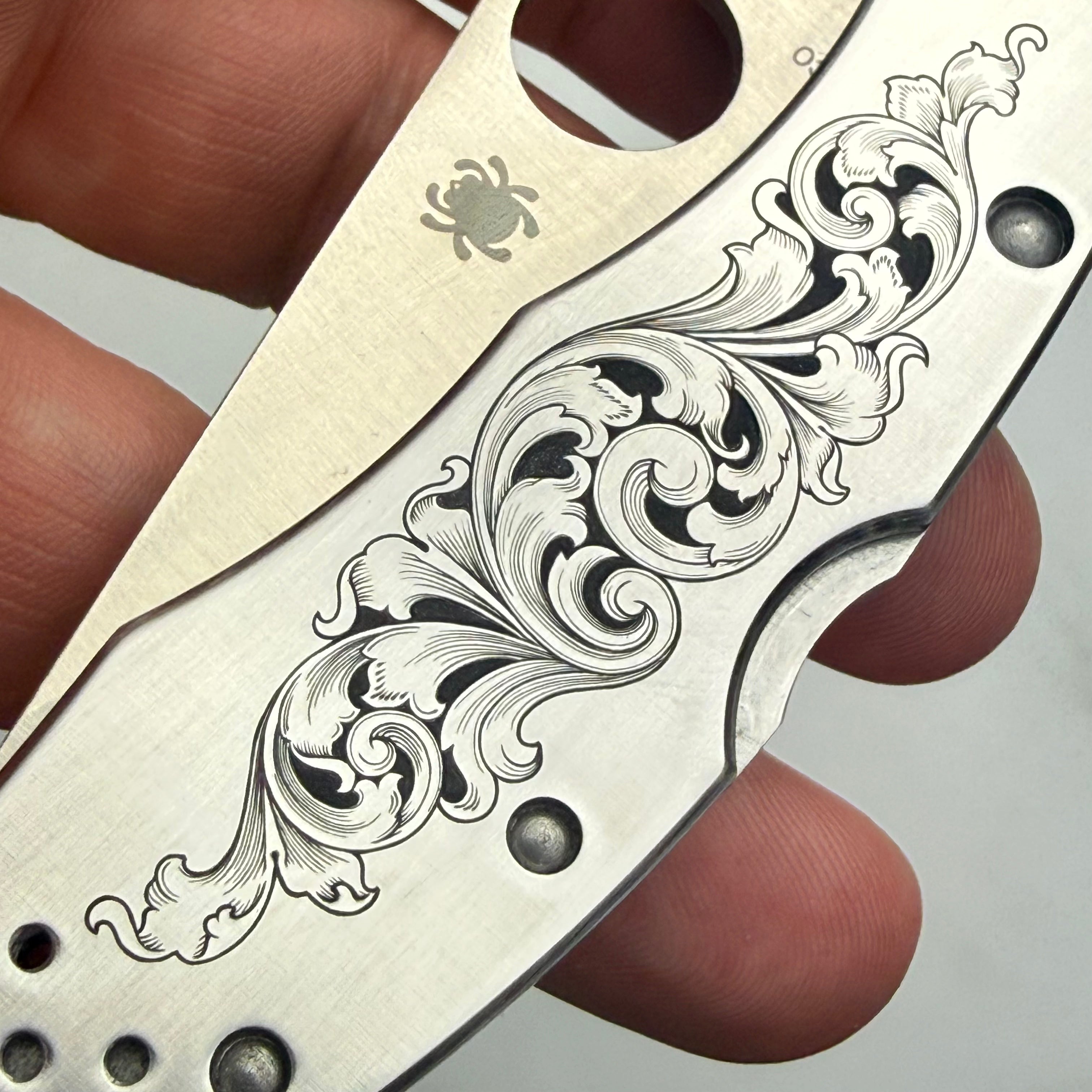 Custom 1-of-1 Hand Engraved Spyderco — American Scroll with Paint Fill