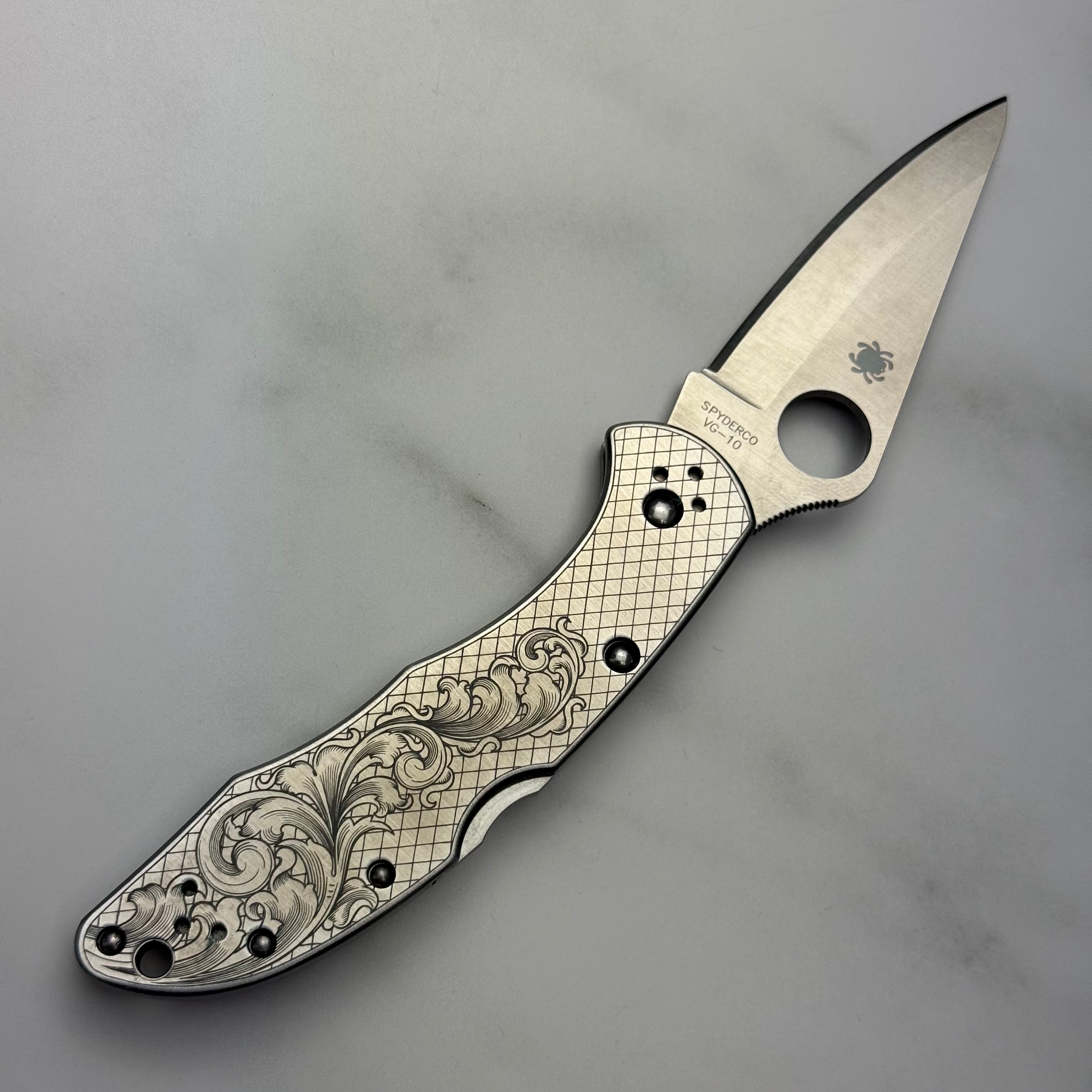 Custom 1-of-1 Hand Engraved Spyderco — Diamond Background with Rising American Scroll