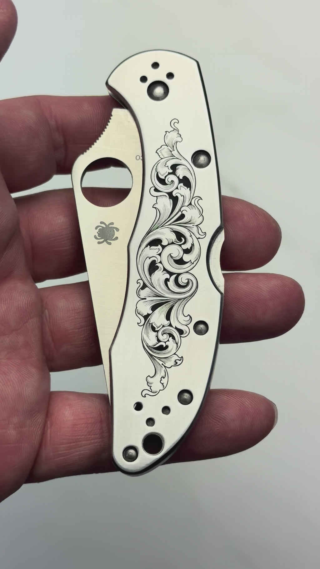 Custom 1-of-1 Hand Engraved Spyderco — American Scroll with Paint Fill